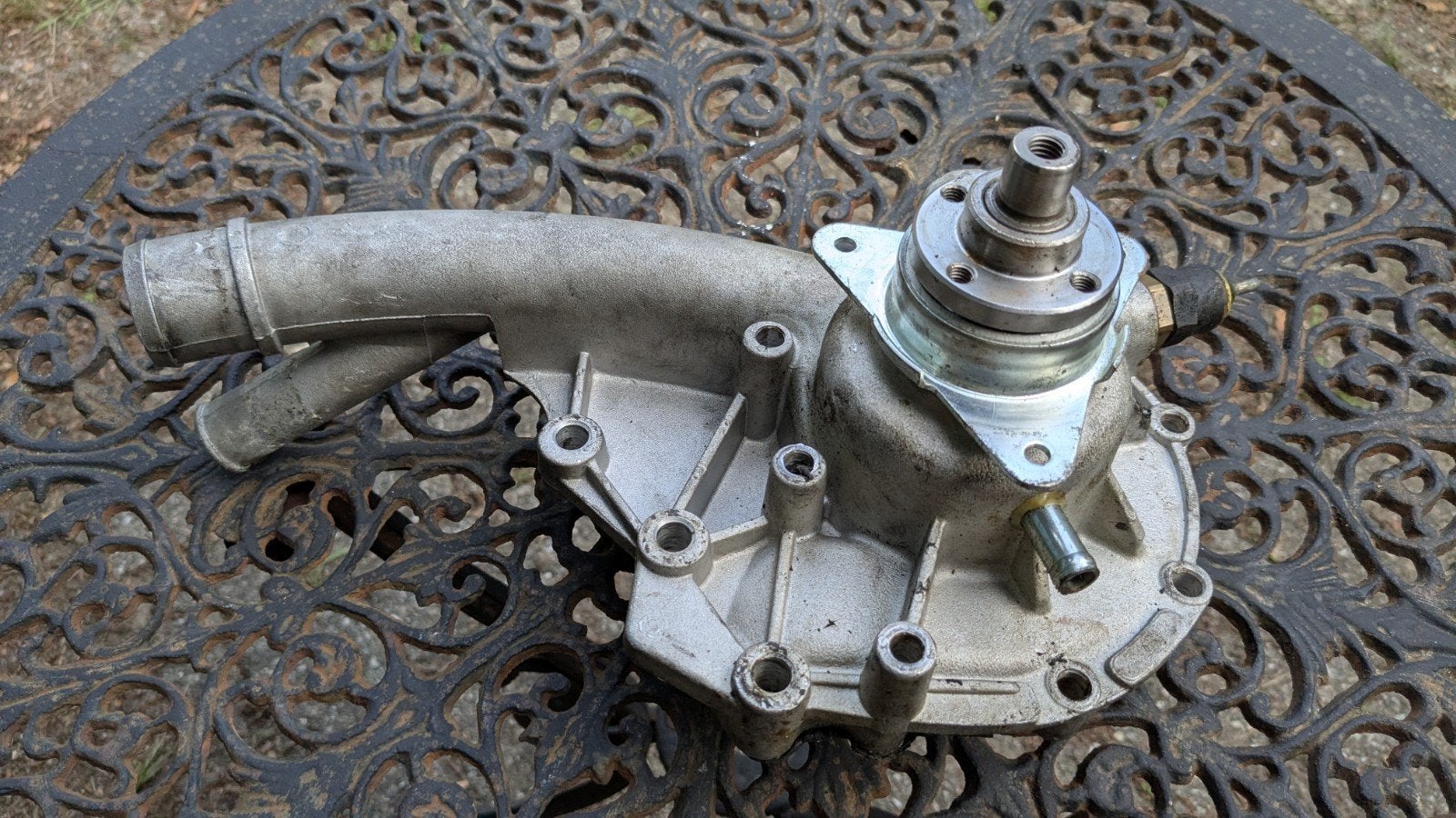 Gebruikte waterpomp Mercedes 190e 2.3-8 W201, Ophalen of Verzenden