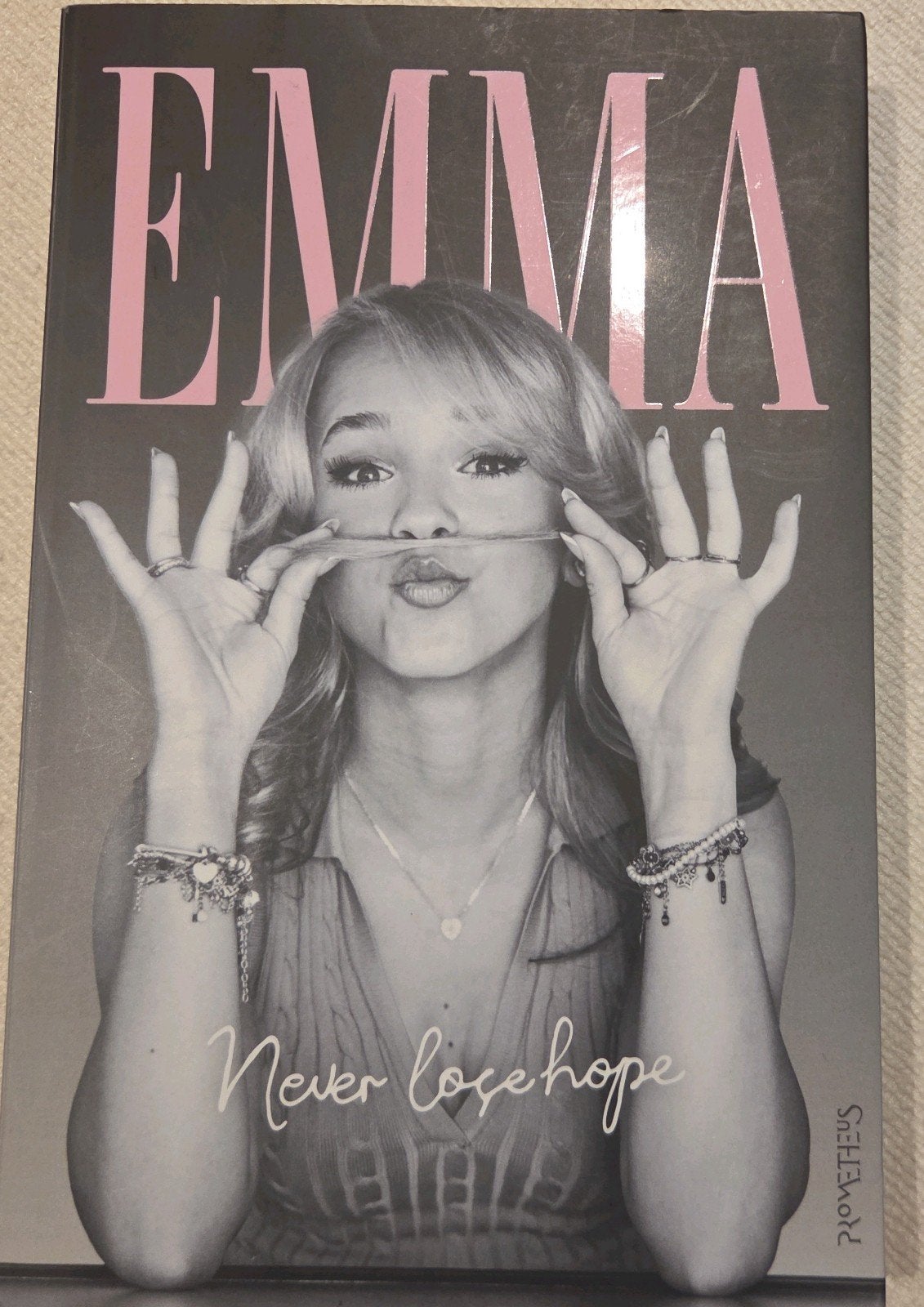 Emma Kok - Never Lose Hope (gloednieuw), Boeken, Ophalen of Verzenden, Nieuw, Emma Kok