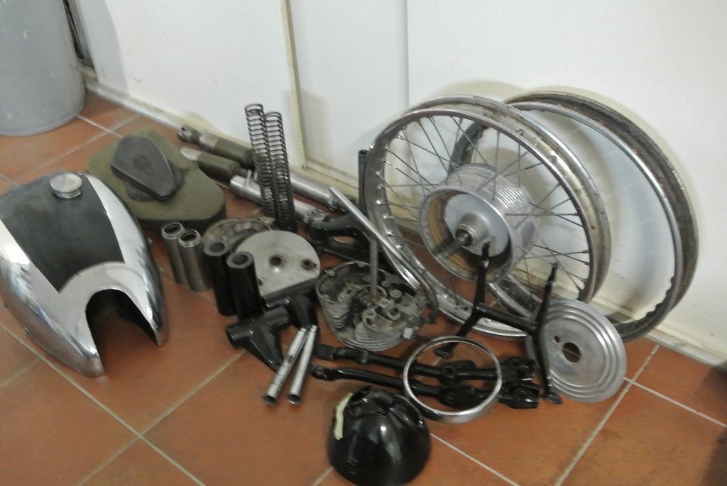 Te Koop AJS Matchless delen, Motoren, Ophalen