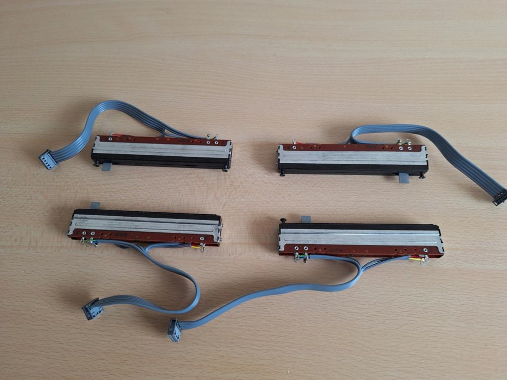 4 Fader 's   voor een dateq mengtafel  6,2, Ophalen of Verzenden, Zo goed als nieuw, Overige merken