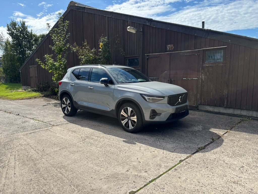 Wordt verwacht | Volvo XC40 T4 Recharge Ultimate Dark | 2023, Auto's, Volvo, 1800 kg, 3 cilinders, Bluetooth, 211 pk