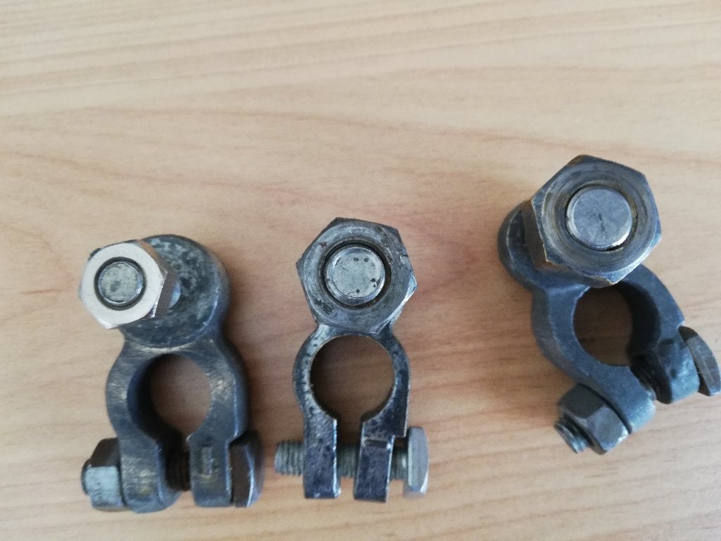 3 goede accu klemmen, Ophalen of Verzenden, Gebruikt, Motor en Techniek