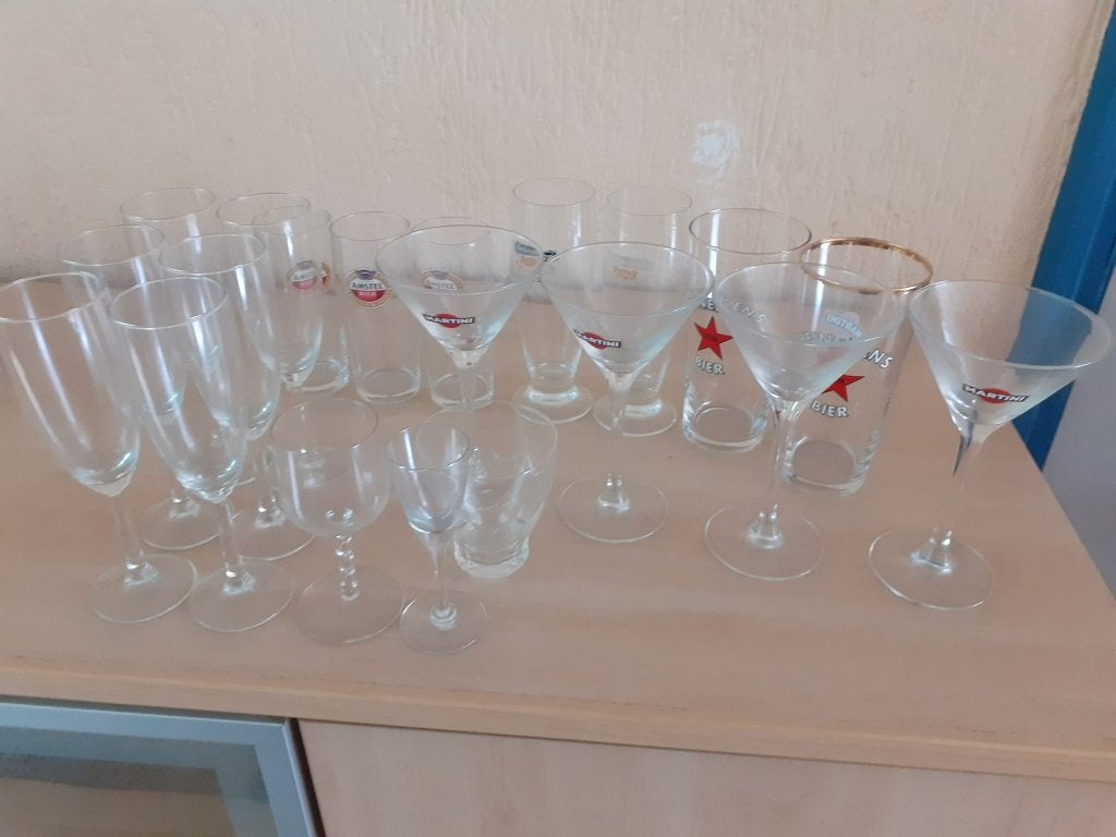 Glazen, 0,75 p.s of 16 stuks in 1 koop voor slechts 8 euro, Ophalen, Glas of Glazen, Overige stijlen, Glas