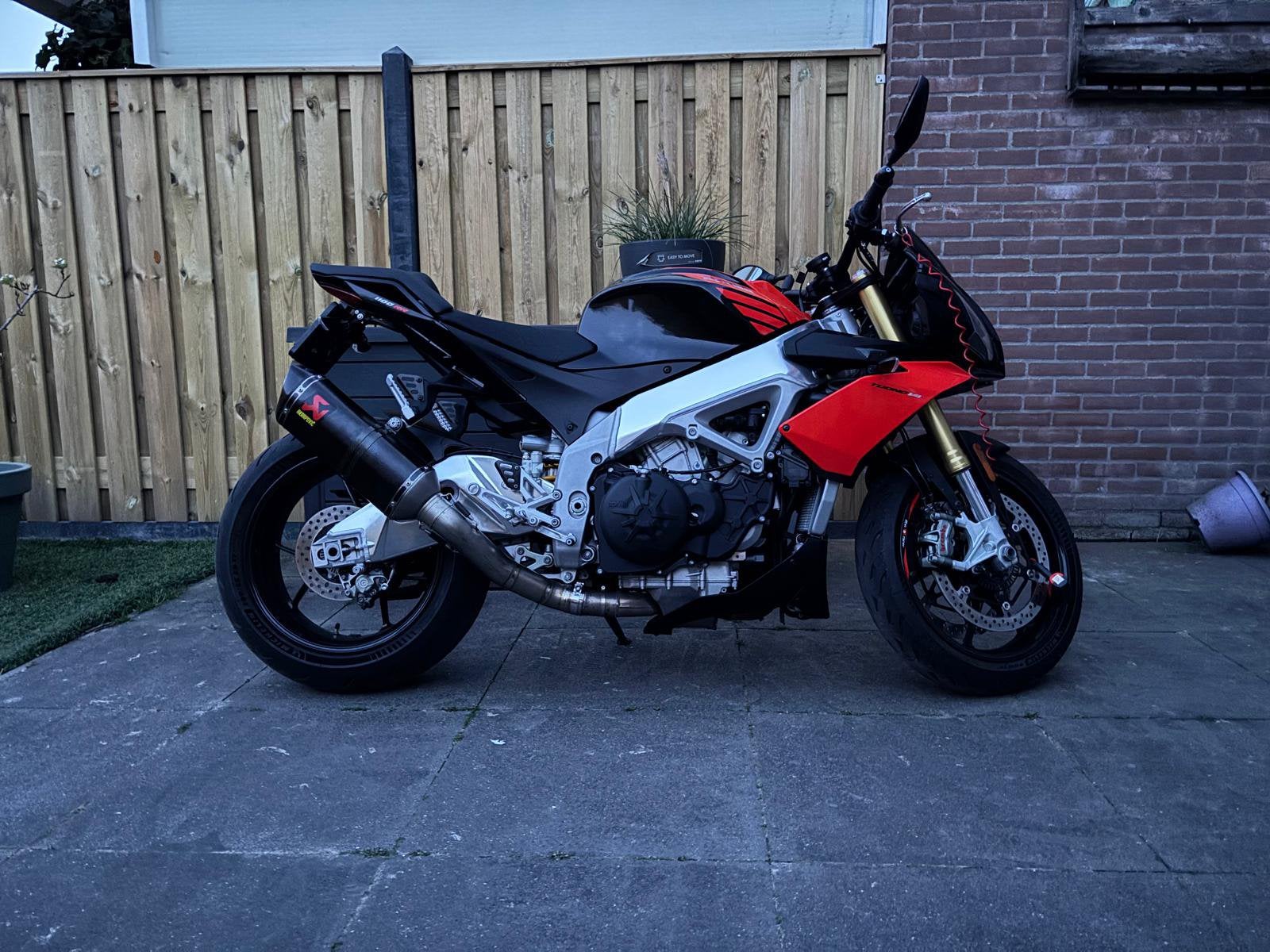 Aprilia Tuono V4 RR 2020, Motoren, 4 cilinders, Motorrijbewijs A, Cruise Control, Gebruikt