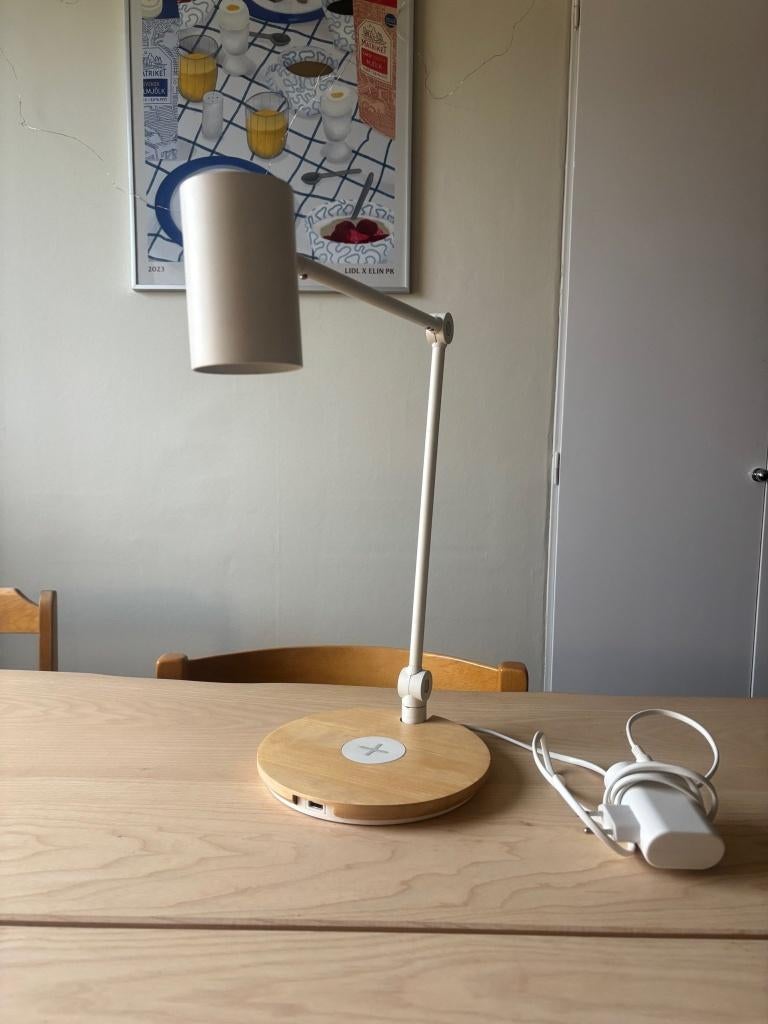 Lamp ikea Riggad met draadloze oplader en USB, Ophalen of Verzenden, Zo goed als nieuw, Minder dan 50 cm, Ikea