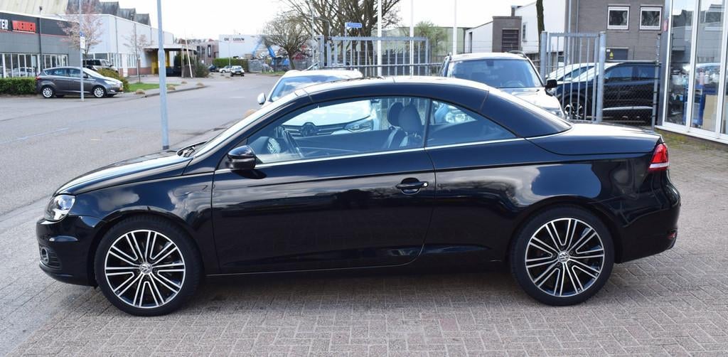 Volkswagen EOS 2.0 TSI Highline CABRIO DEALER ONDERHOUDEN |, Gebruikt, Zwart, 4 cilinders, 4 stoelen
