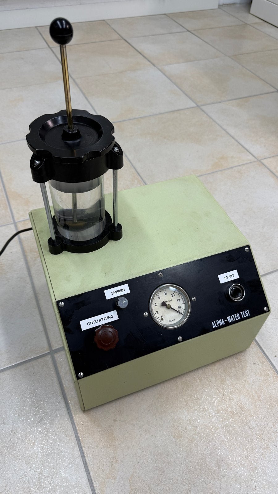 Waterdichtheidstester / druktester voor horloges tot 15 bar., Ophalen