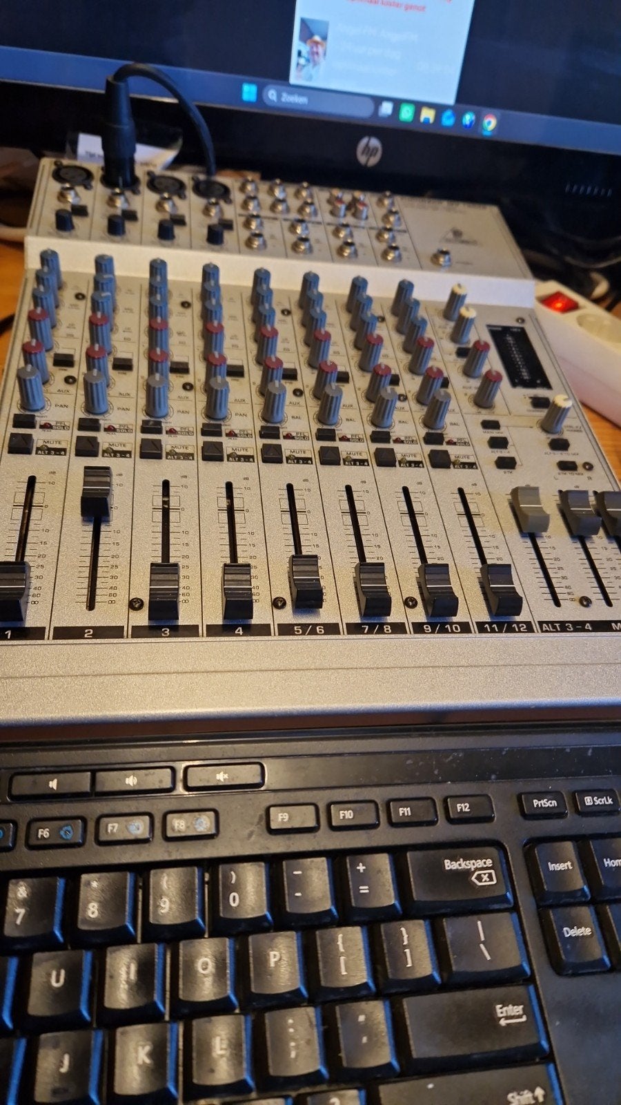 Behringer Eurorack MX-1604A, Ophalen, Gebruikt, 10 tot 20 kanalen