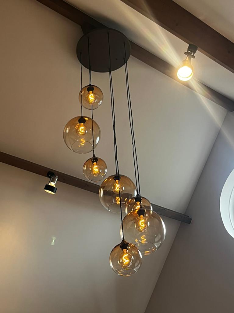 Hanglamp met 7 glazen bollen (NIEUW IN DOOS), Ophalen of Verzenden, Zo goed als nieuw, Glas