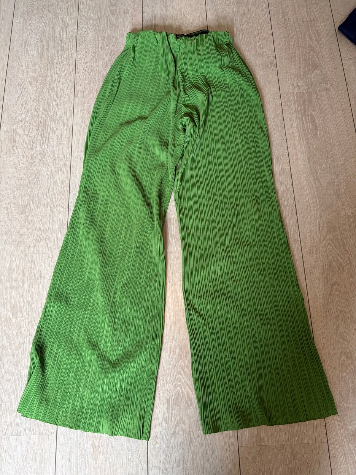 Zara Groene Plissé Zomerbroek Maat S, Nieuw, Ophalen of Verzenden, Maat 36 (S), Lang