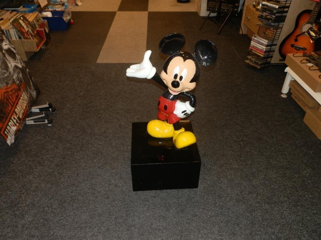 Beeld Mickey Mouse 80x35x35, Verzamelen, Disney, Zo goed als nieuw, Beeldje of Figuurtje, Mickey Mouse, Ophalen of Verzenden