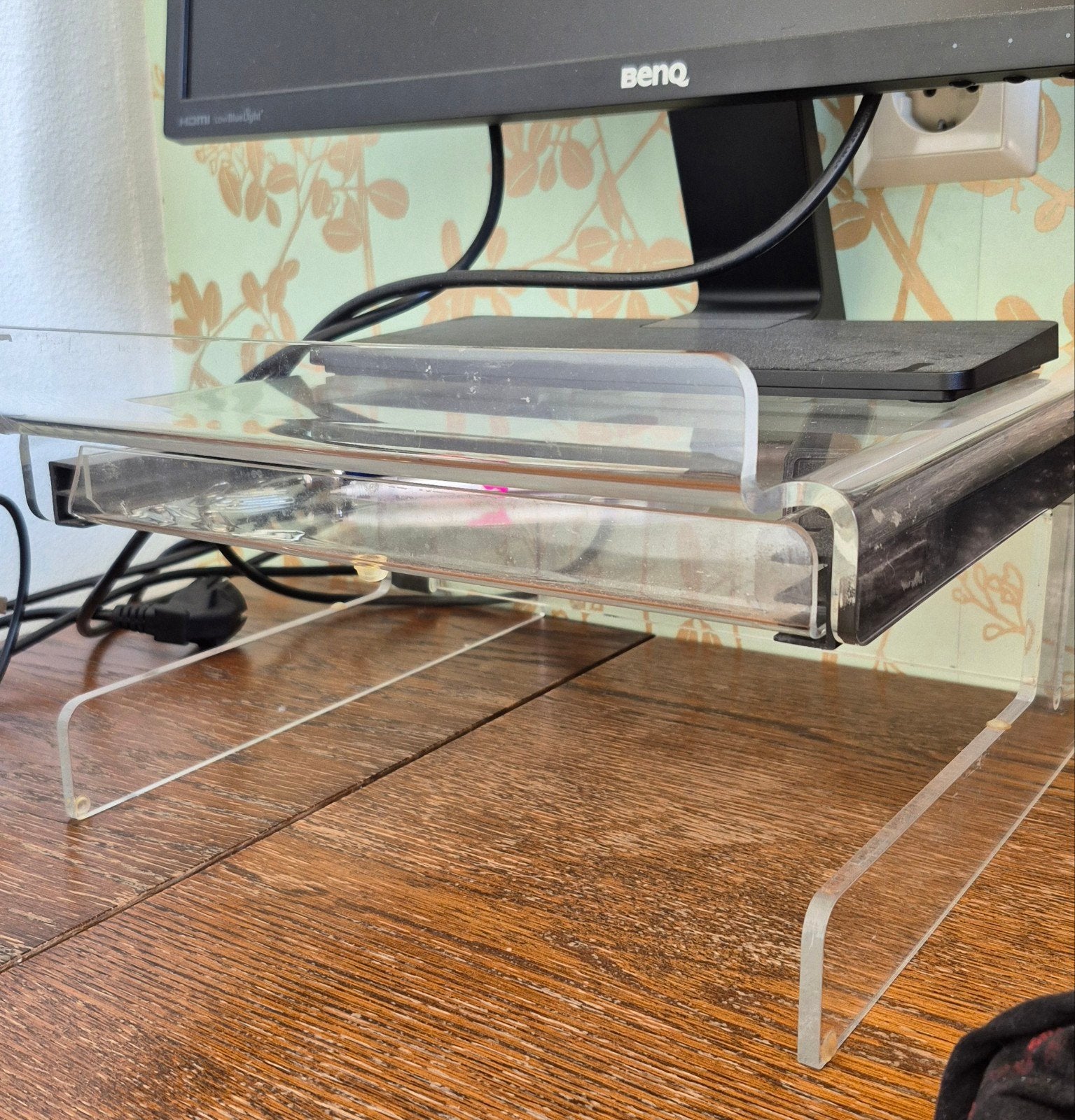 Monitor standaard met lade en toetsenbordhouder, Ophalen, Gebruikt