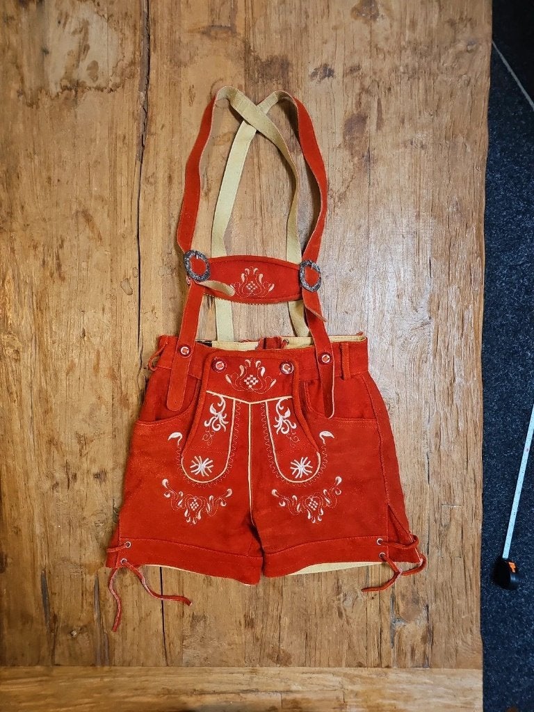 Lederhosen rood, Maat 48/50 (M), Djt@dejuistetoon.eu, Mon Plaisir 19, Etten-Leur, Netherlands, DJT De Juiste Toon