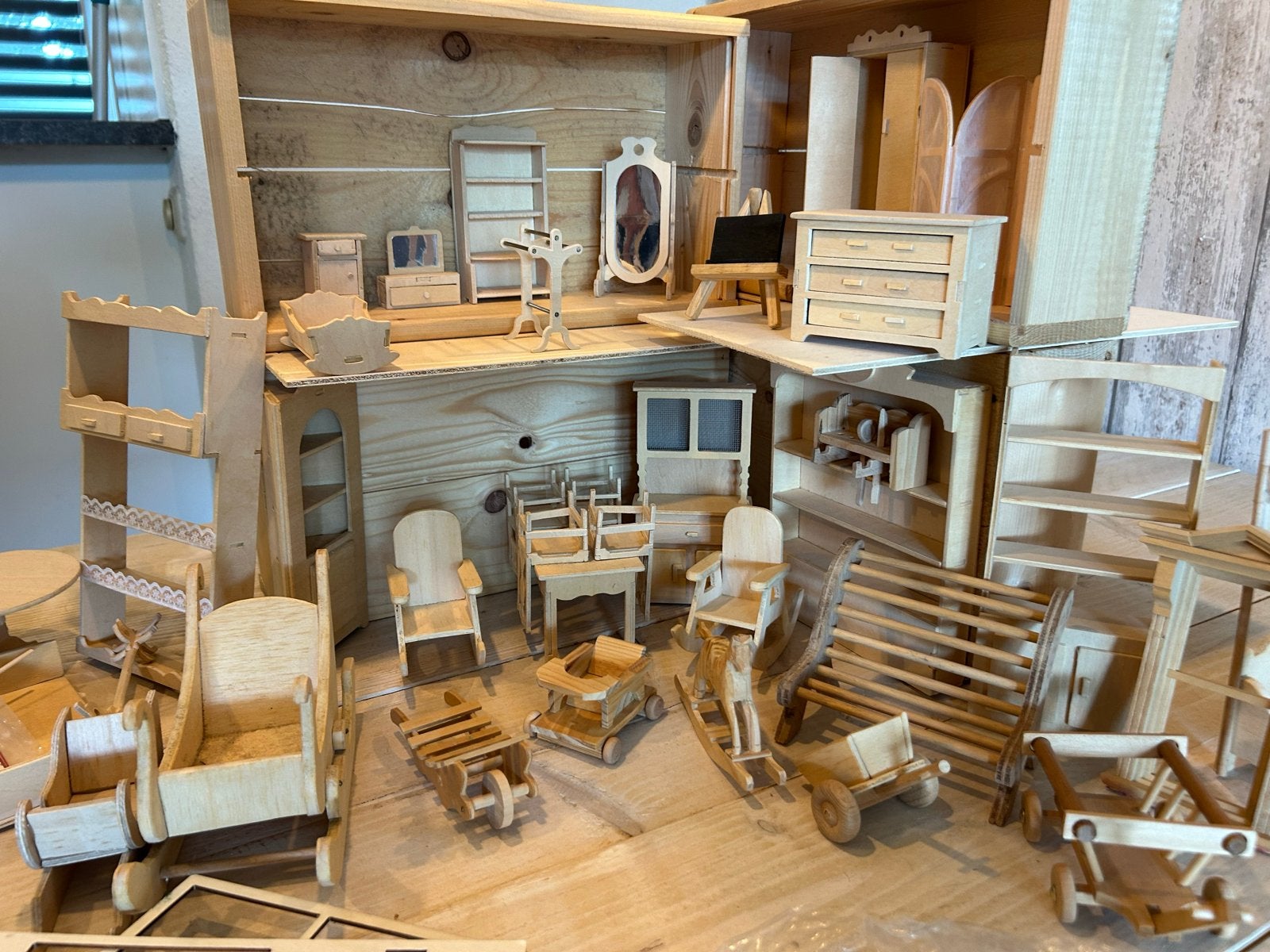 Miniateur poppenhuis meubels en accessoires, Ophalen, Zo goed als nieuw, Poppenhuis