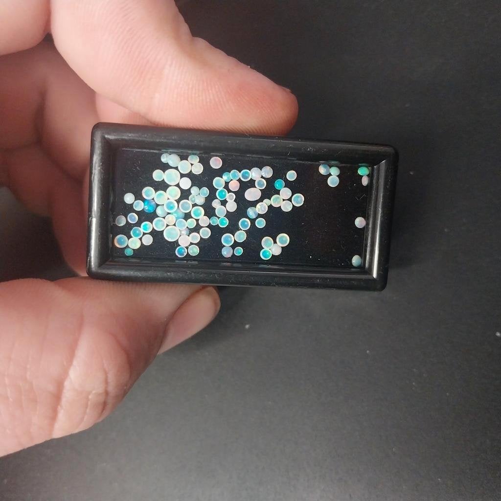 Lot met kleine opaal cabochons rond, Sieraden, Tassen en Uiterlijk, Edelstenen, Ophalen of Verzenden