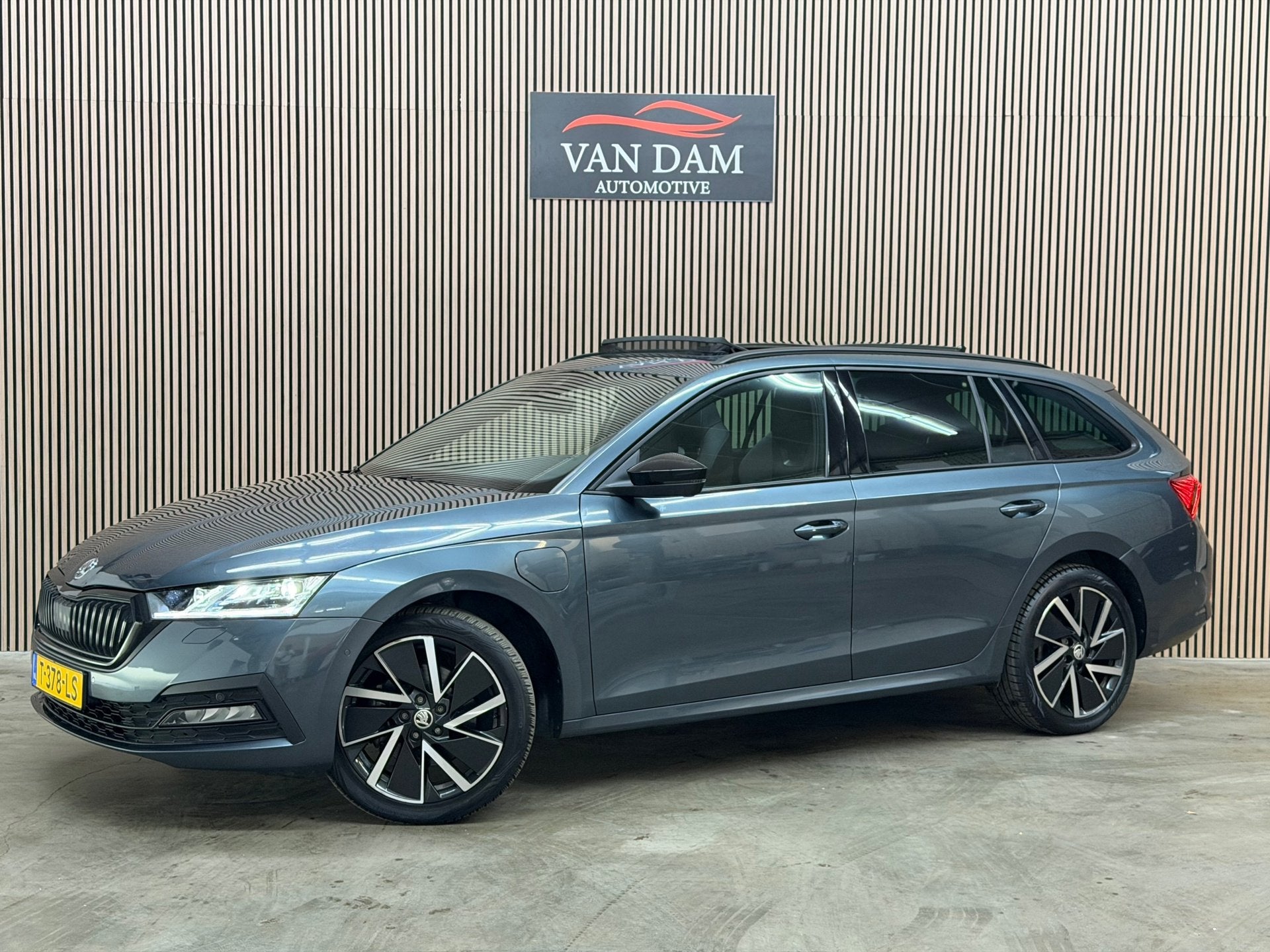 Skoda Octavia Combi 1.4 TSI iV PHEV Business Edition Plus 20, Auto's, Skoda, Stof, Gebruikt, 150 pk, Plug-in hybride