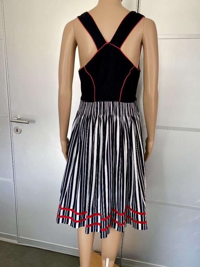 H665 Dirndl maat 38=M Oktoberfeest jurk jurkje rood/zwart, Maat 38/40 (M), Ophalen of Verzenden, Kleding, Overige thema's