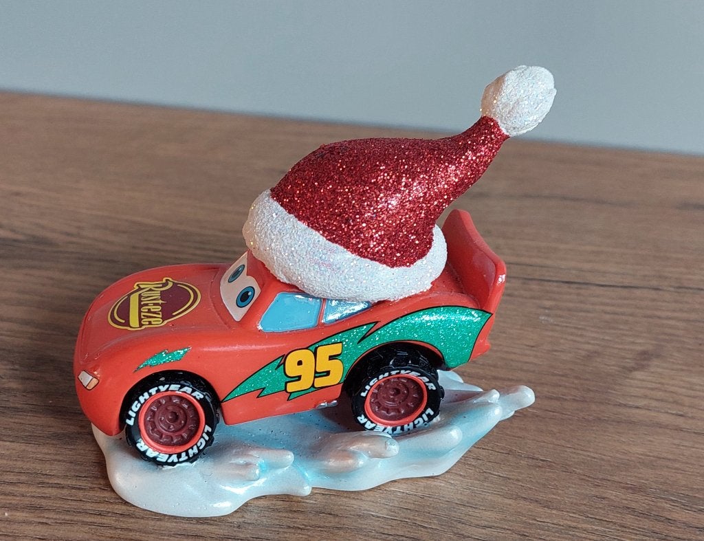 Disney Cars Bliksem McQueen Kerstbeeldje DLRP, Ophalen of Verzenden, Overige figuren, Zo goed als nieuw, Beeldje of Figuurtje