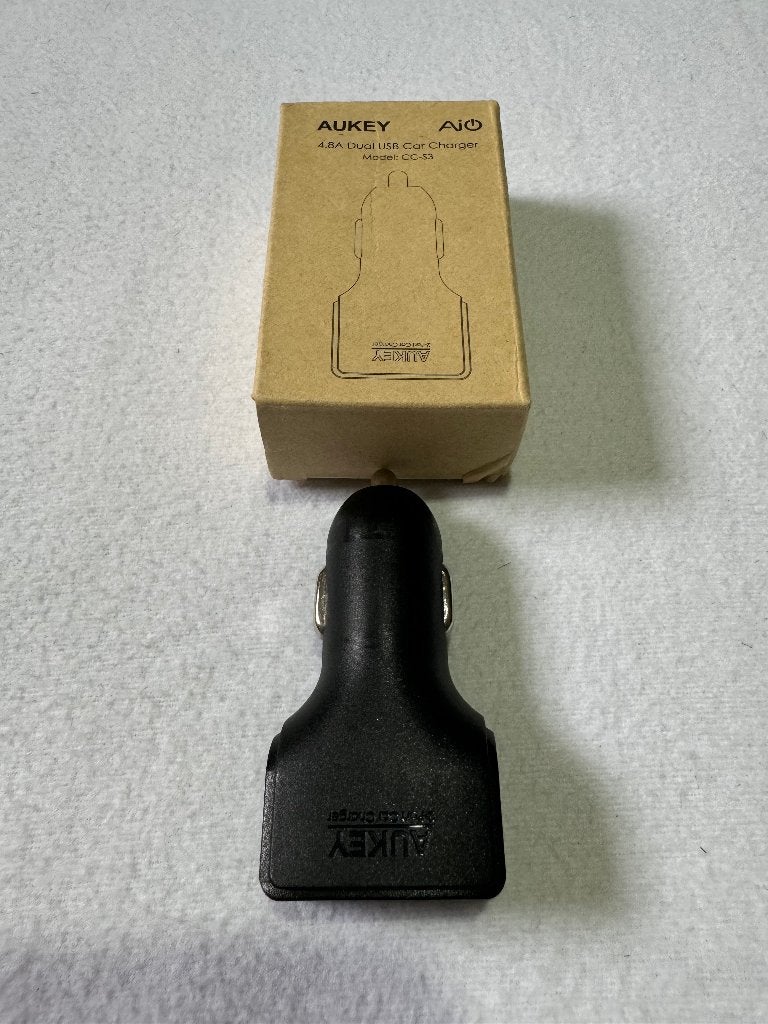 Aukey dubbele USB autolader, Ophalen of Verzenden, Gebruikt