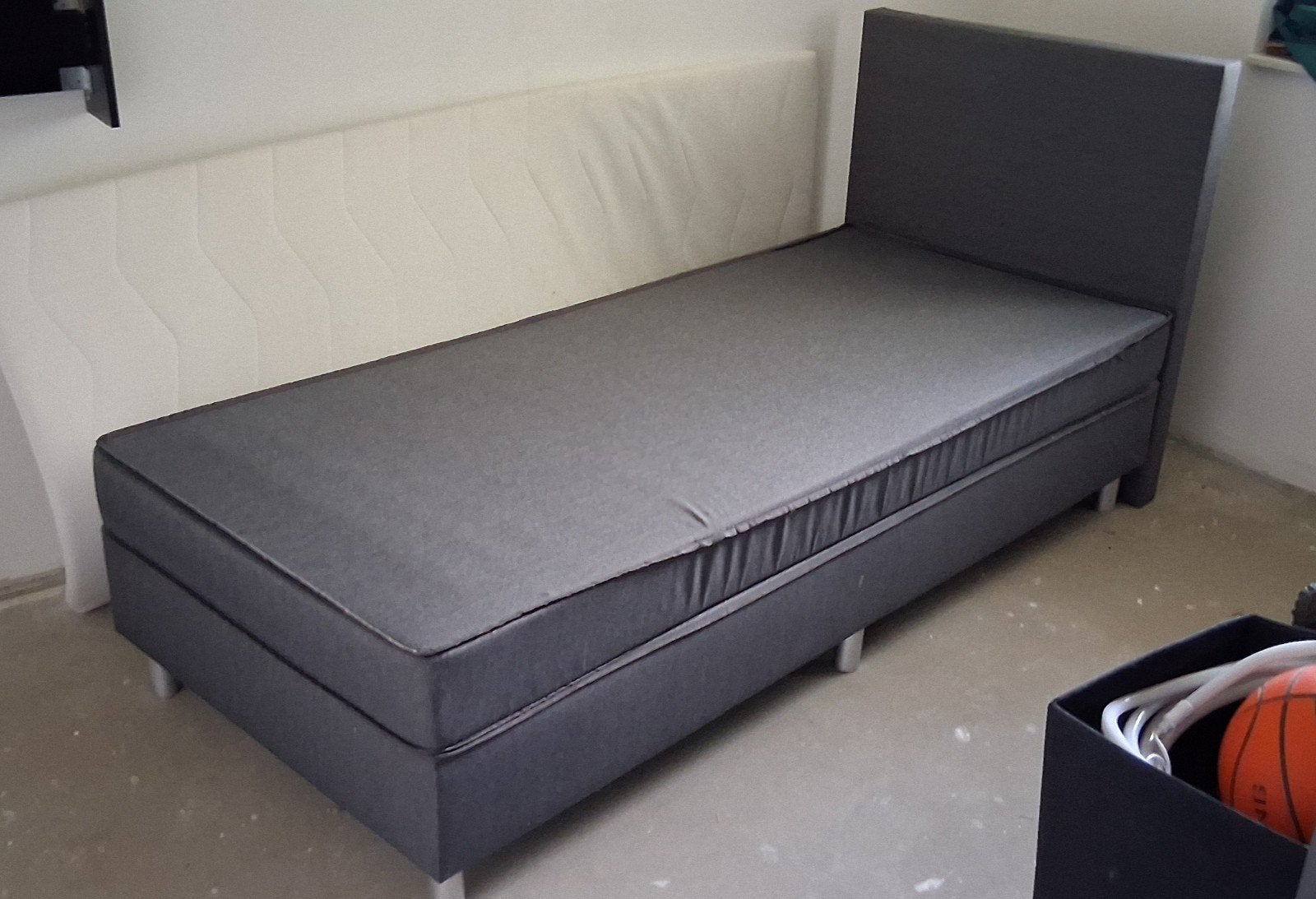 Eenpersoons boxspring met hoofdbord en matras, Huis en Inrichting, Ophalen, Gebruikt, 90 cm, Eenpersoons