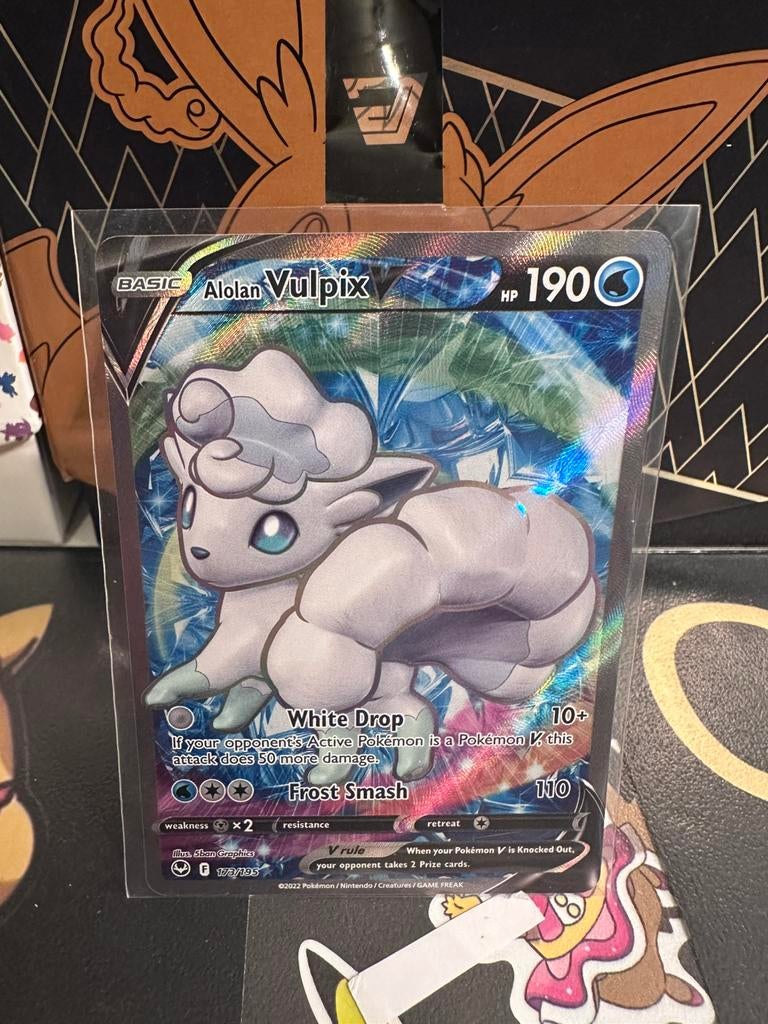 Alolan Vulpix V (SIT 173), Ophalen of Verzenden, Nieuw, Losse kaart, Foil