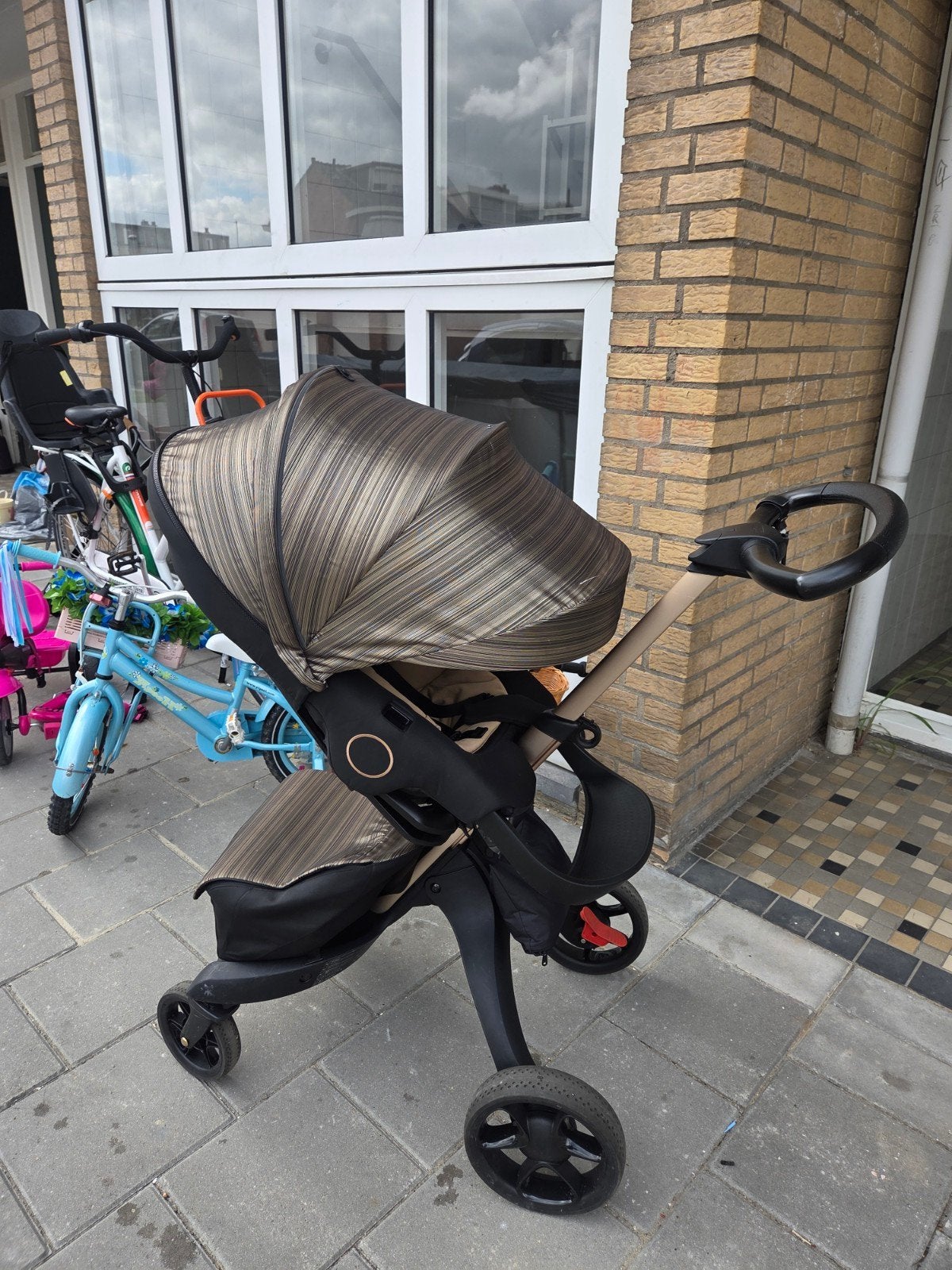 Stokke Xplory zwart/goud, Ophalen, Gebruikt, Overige merken, Regenhoes