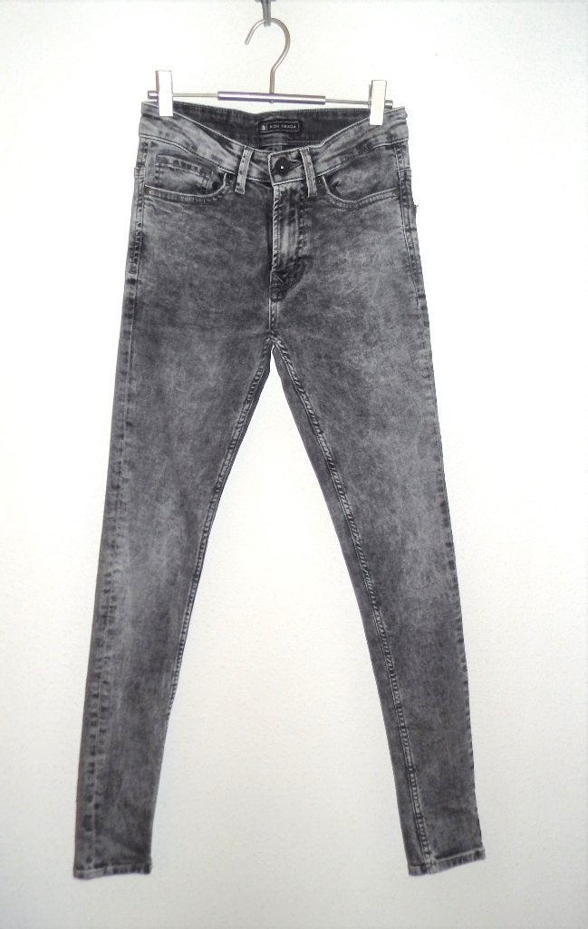 mooie Non Grada jeans maat 26 -32, Nieuw, W32 (confectie 46) of kleiner, Ophalen of Verzenden, Grijs