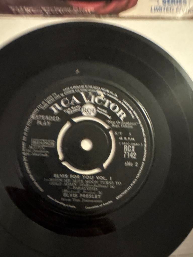 Elvis Presley 🎶singles incl koffer  🧳 vintage compleet, Gebruikt, 7 inch, Single, Ophalen of Verzenden