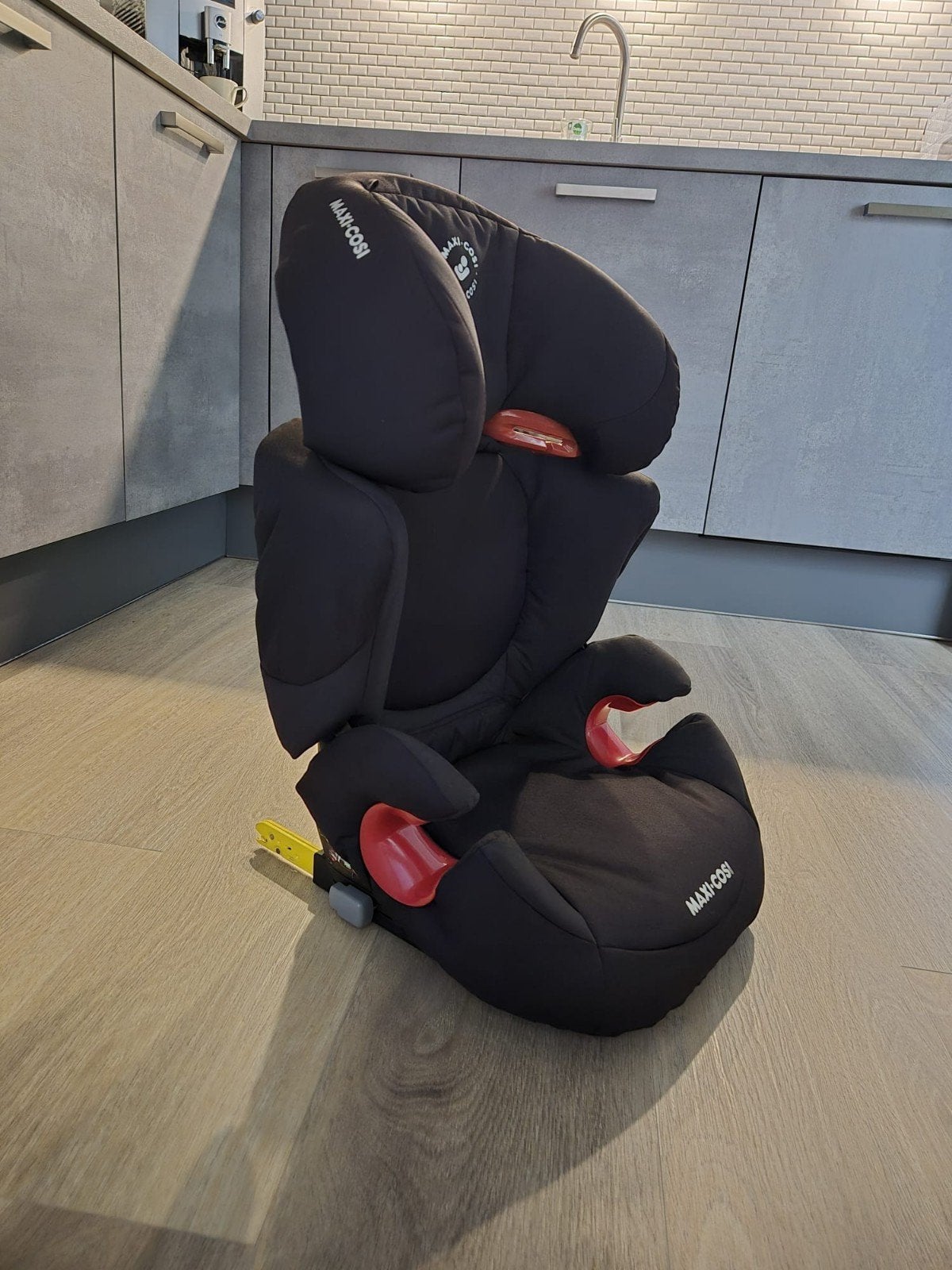 Maxi-Cosi Autostoeltje met Easy Fix - 15-36 kg, Ophalen, Gebruikt, 15 t/m 36 kg, Zijbescherming