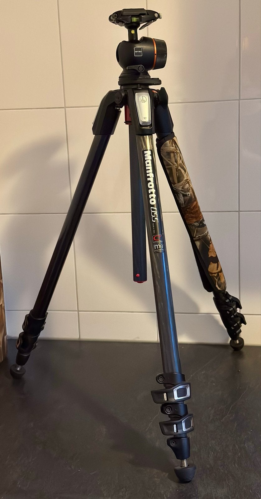 Manfrotto 055 Carbon, Zo goed als nieuw, 150 tot 175 cm, Manfrotto, Met balhoofd