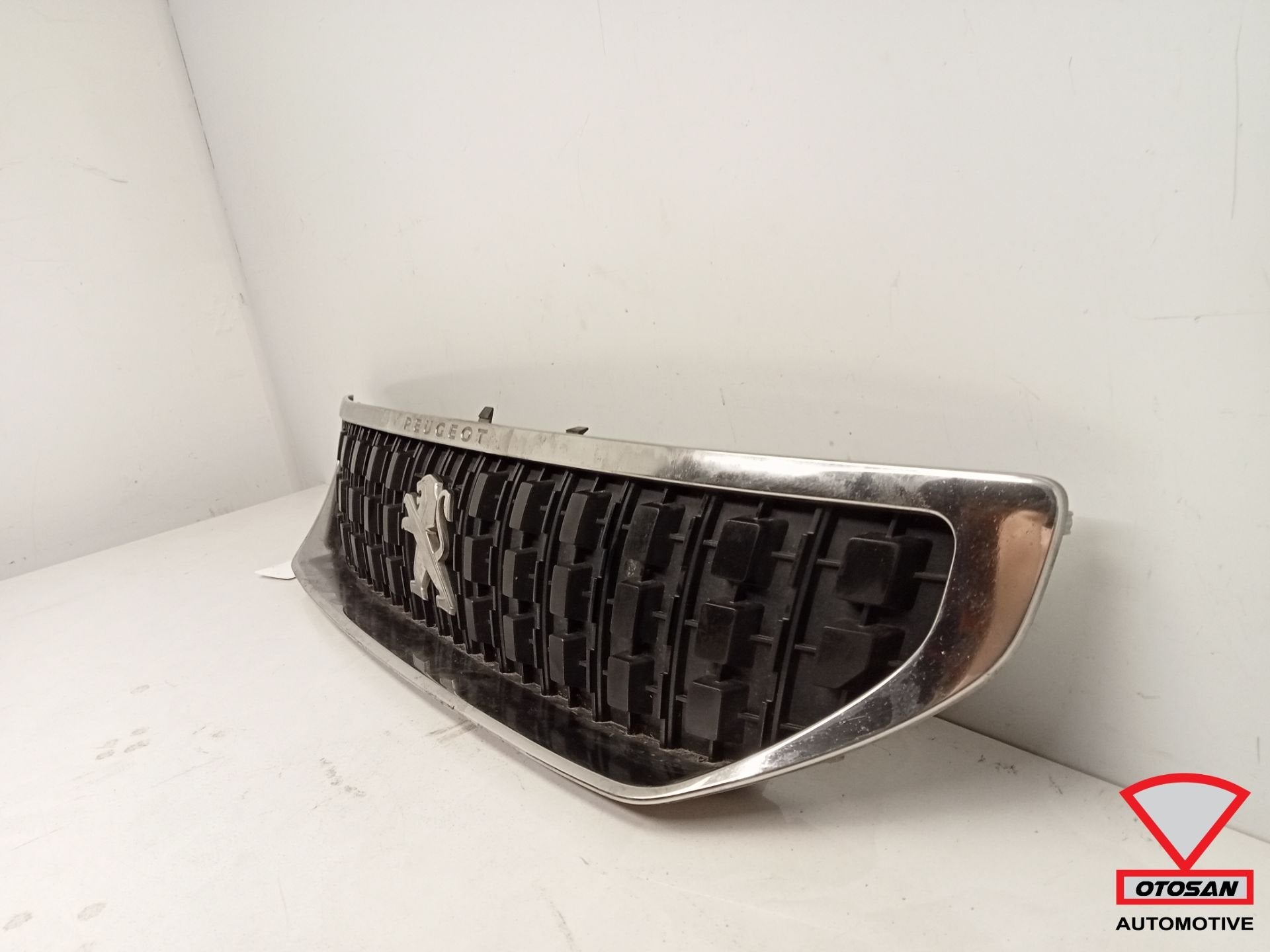 Peugeot Expert III 16-24 Origineel! Grille Radiatorrooster, Taurusavenue 1
2132 LS  Hoofddorp, NL, Gebruikt, Contact.group@renault.com