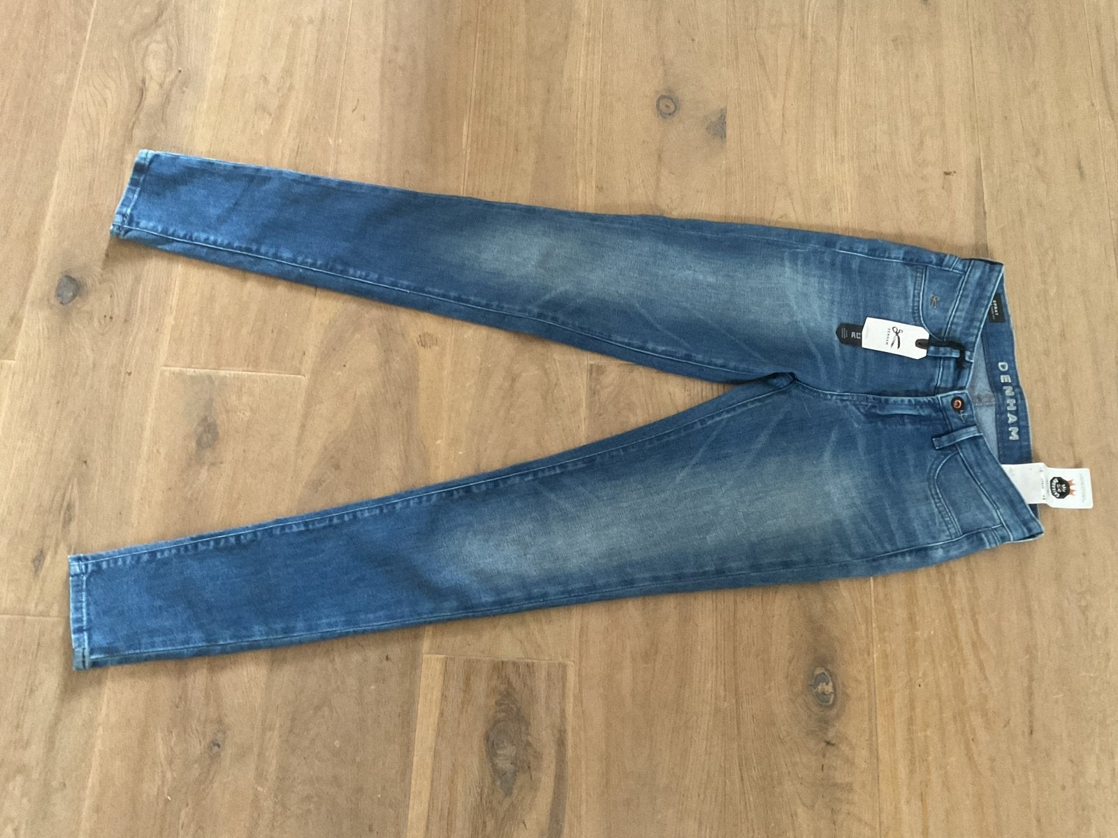 Denham Spray Super Tight Fit Jeans - Nieuw met kaartjes W26, Ophalen of Verzenden, Nieuw, Blauw