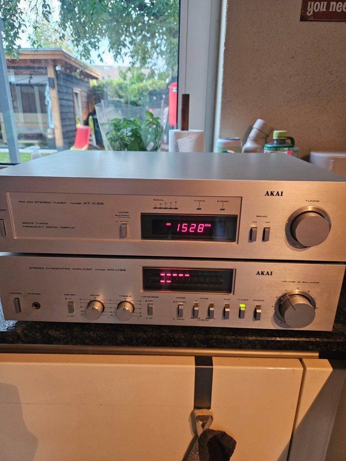Akai Retro Audio Set - AT-K33 Tuner & AM-U33 Versterker, Ophalen, Tuner of Radio, Losse componenten, Zo goed als nieuw