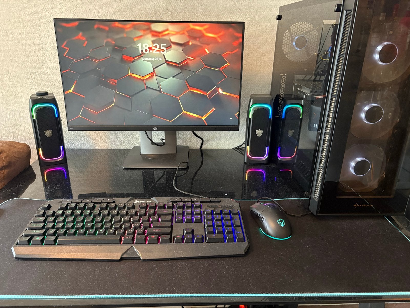 Complete Gaming PC Setup met Monitor,Toetsenbord, Muis,boxen, Computers en Software, Desktop Pc's, Ophalen, Zo goed als nieuw