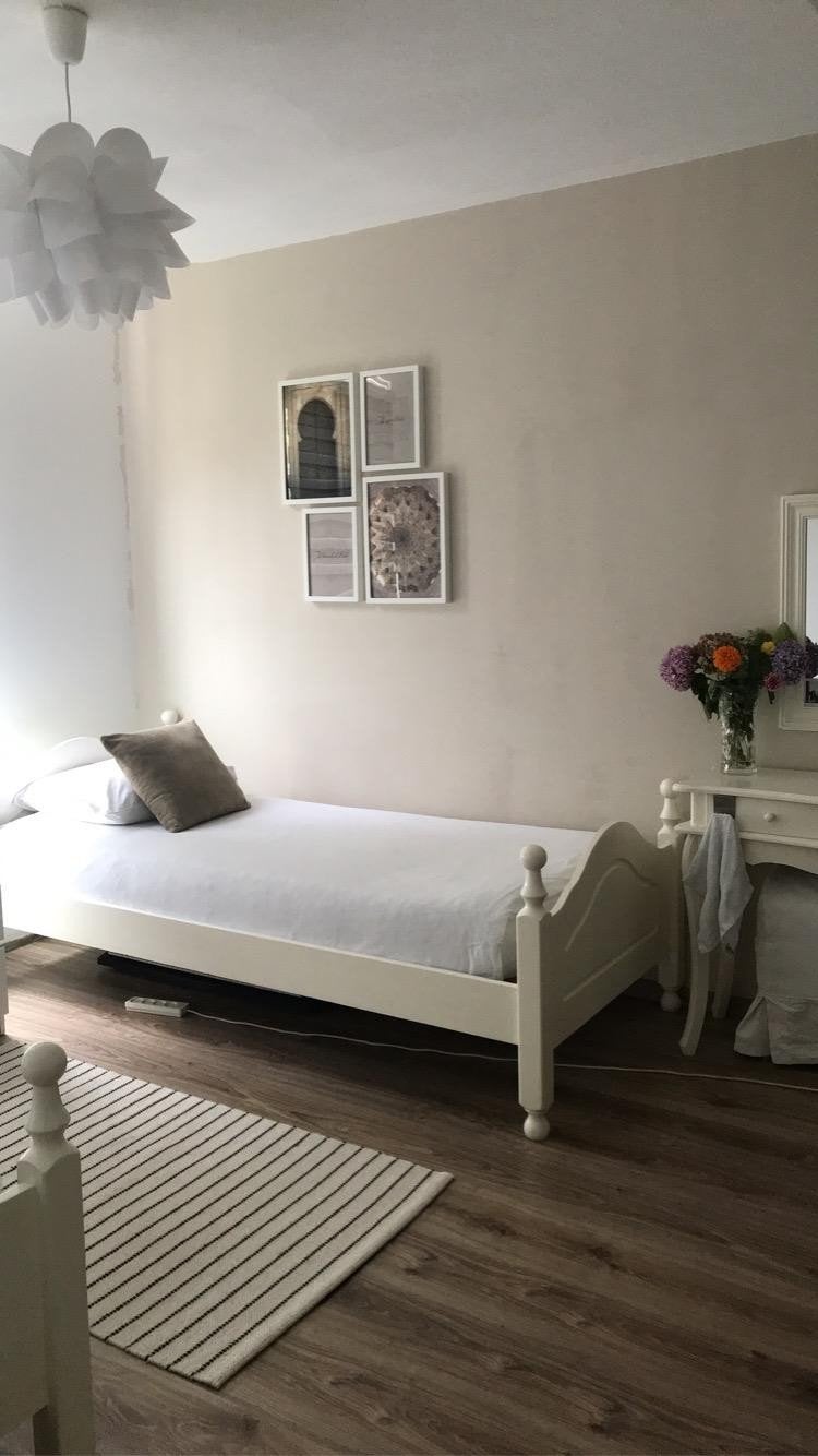 Twee bedden, Huizen en Kamers