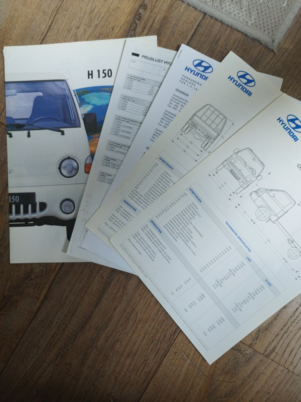 Hyundai H 150 brochure met prijslijst en technische bijlage, Ophalen of Verzenden, Gelezen, Hyundai