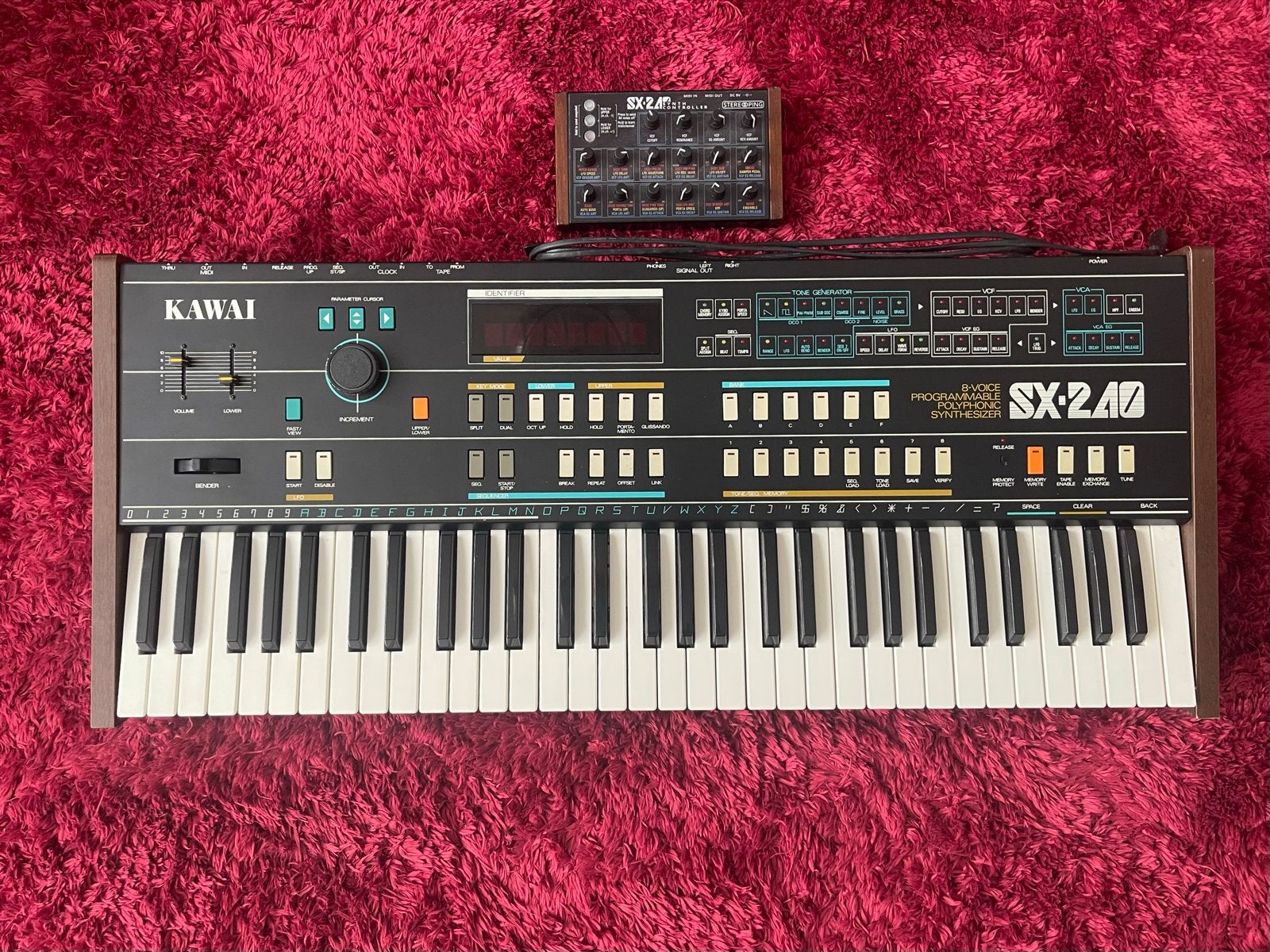 Kawai SX-240 8-voice analog synth with Stereoping controller, Muziek en Instrumenten, Synthesizers, Kawai, Zo goed als nieuw, Met midi-aansluiting