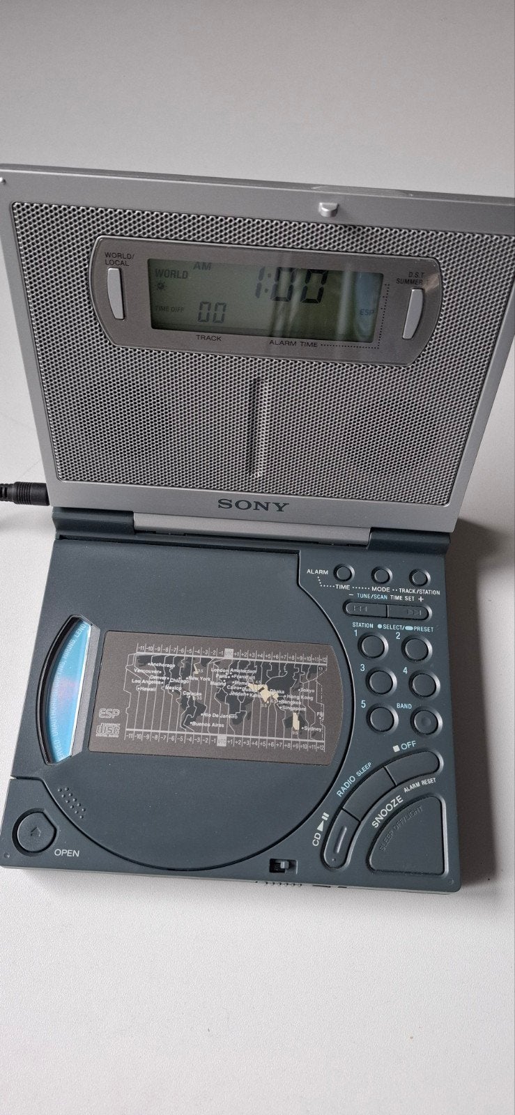 Sony vintage FM AM CD speler Clock Radio ICF-CD2000 walkman, Ophalen, Gebruikt, Radio, Met cd-speler