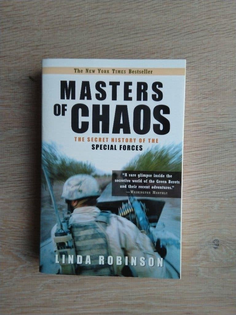 Masters of Chaos - Linda Robinson, Ophalen of Verzenden, Zo goed als nieuw, Landmacht, Linda Robinson
