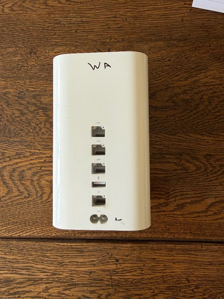 Airport time capsule, Computers en Software, Ophalen of Verzenden, Gebruikt, Router, Apple Time Capsule