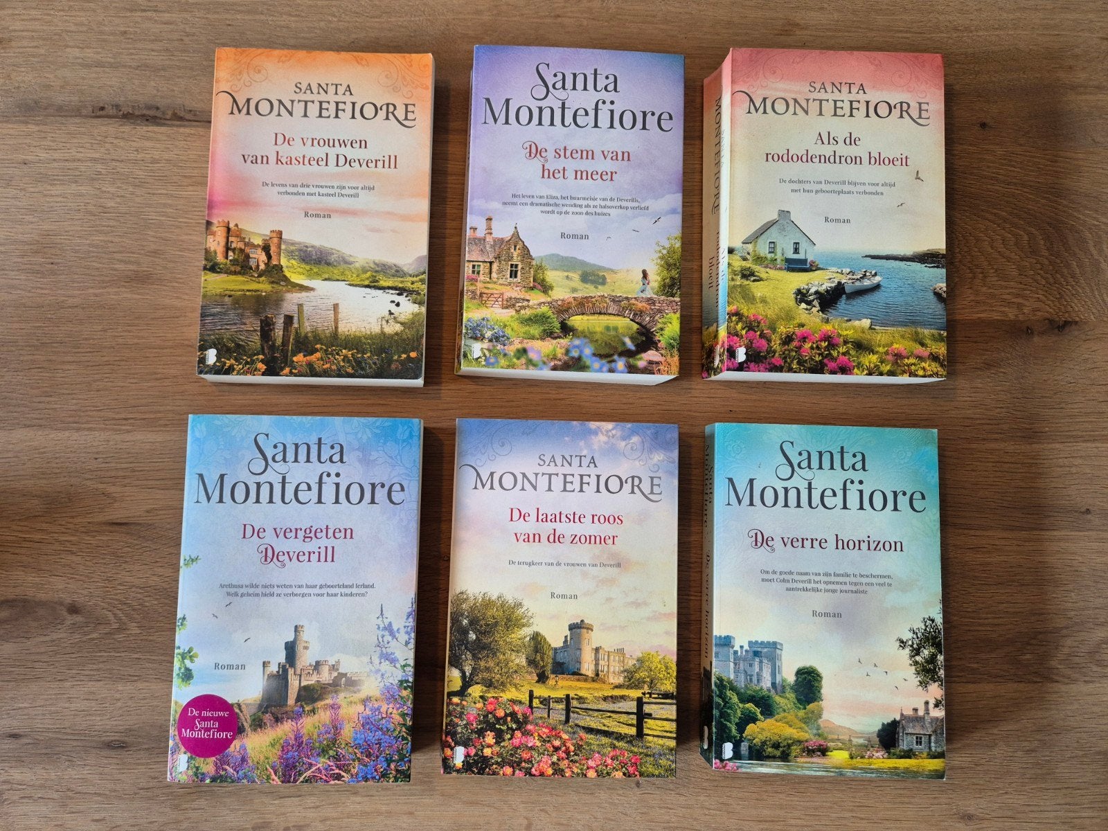 6x serie over Kasteel Deverill - Santa Montefiore, Ophalen of Verzenden