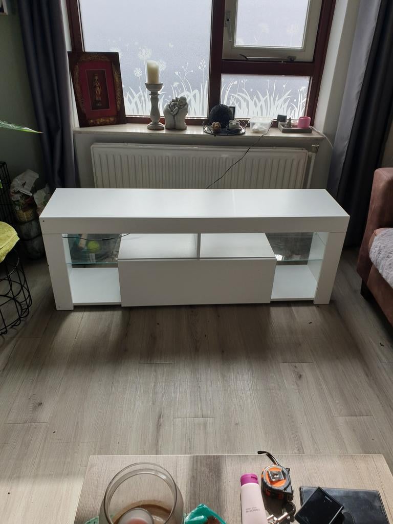 Te koop , tv meubel, wit, Huis en Inrichting, Complete inboedels, Ophalen