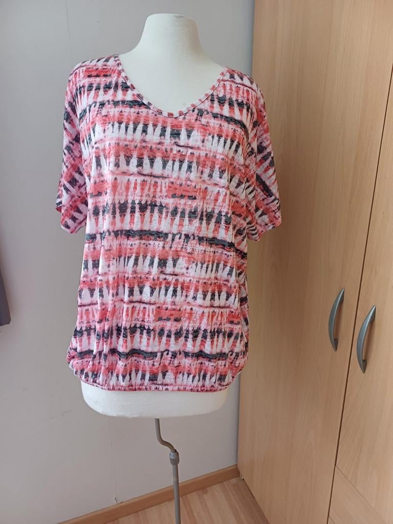 Koraal rood/ roze shirt, korte mouw, maat 42, Kleding | Dames, Tops, Maat 42/44 (L), Ophalen of Verzenden, Zo goed als nieuw, Korte mouw