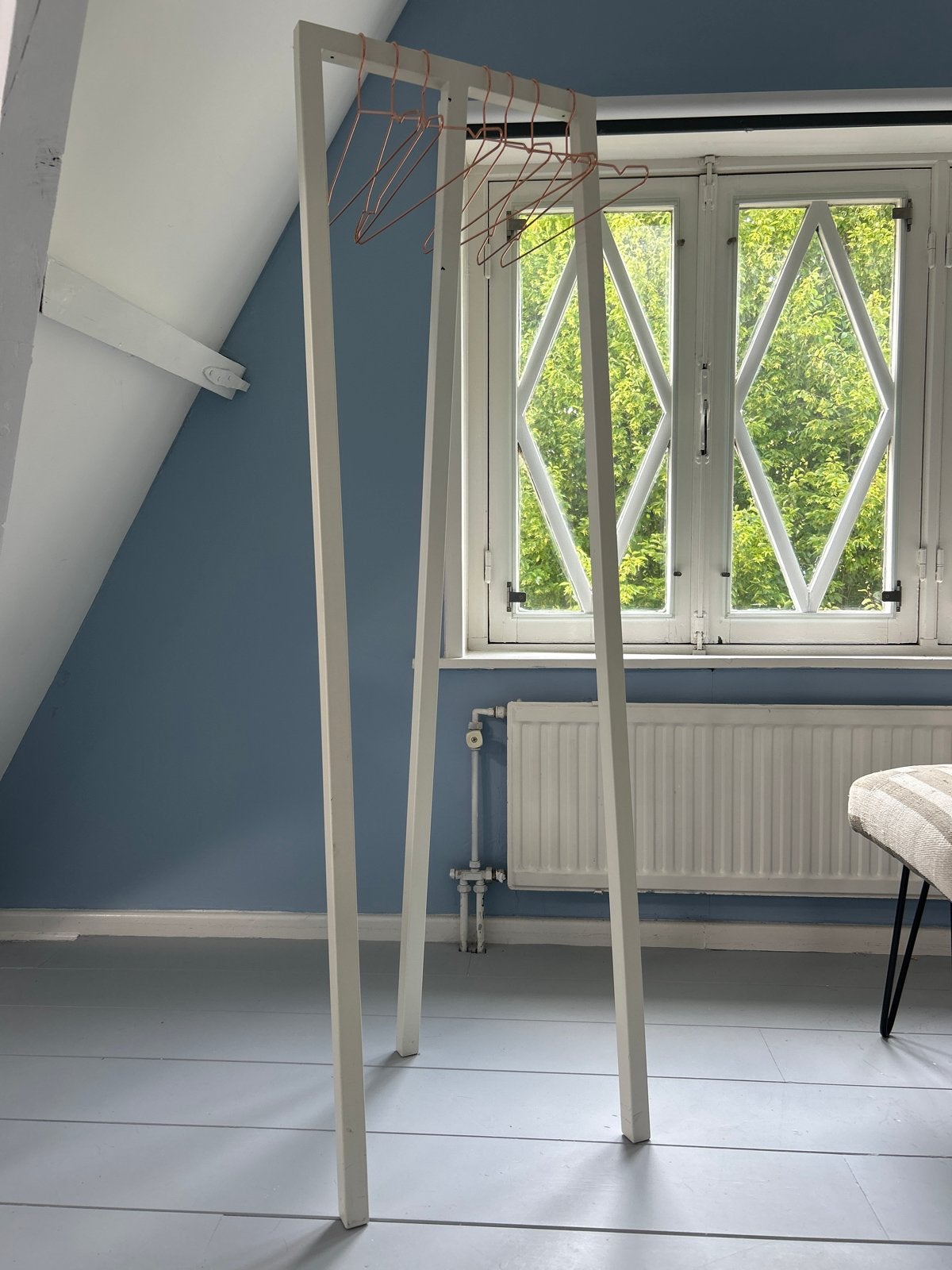 Hay Loopstand kapstok/garderobe met 8 koperkleurige hangers, Huis en Inrichting, Woonaccessoires | Kapstokken, Ophalen, Gebruikt