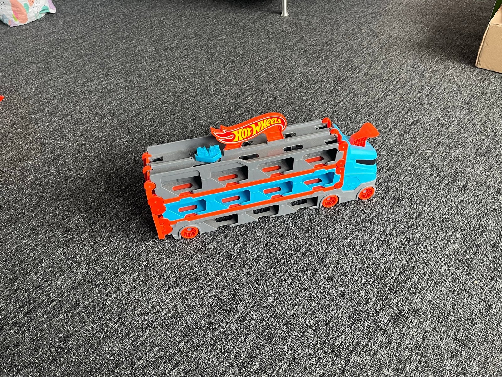 Hot Wheels Speedway Hauler transportwagen en racebaan, Ophalen of Verzenden, Gebruikt, Jongen of Meisje