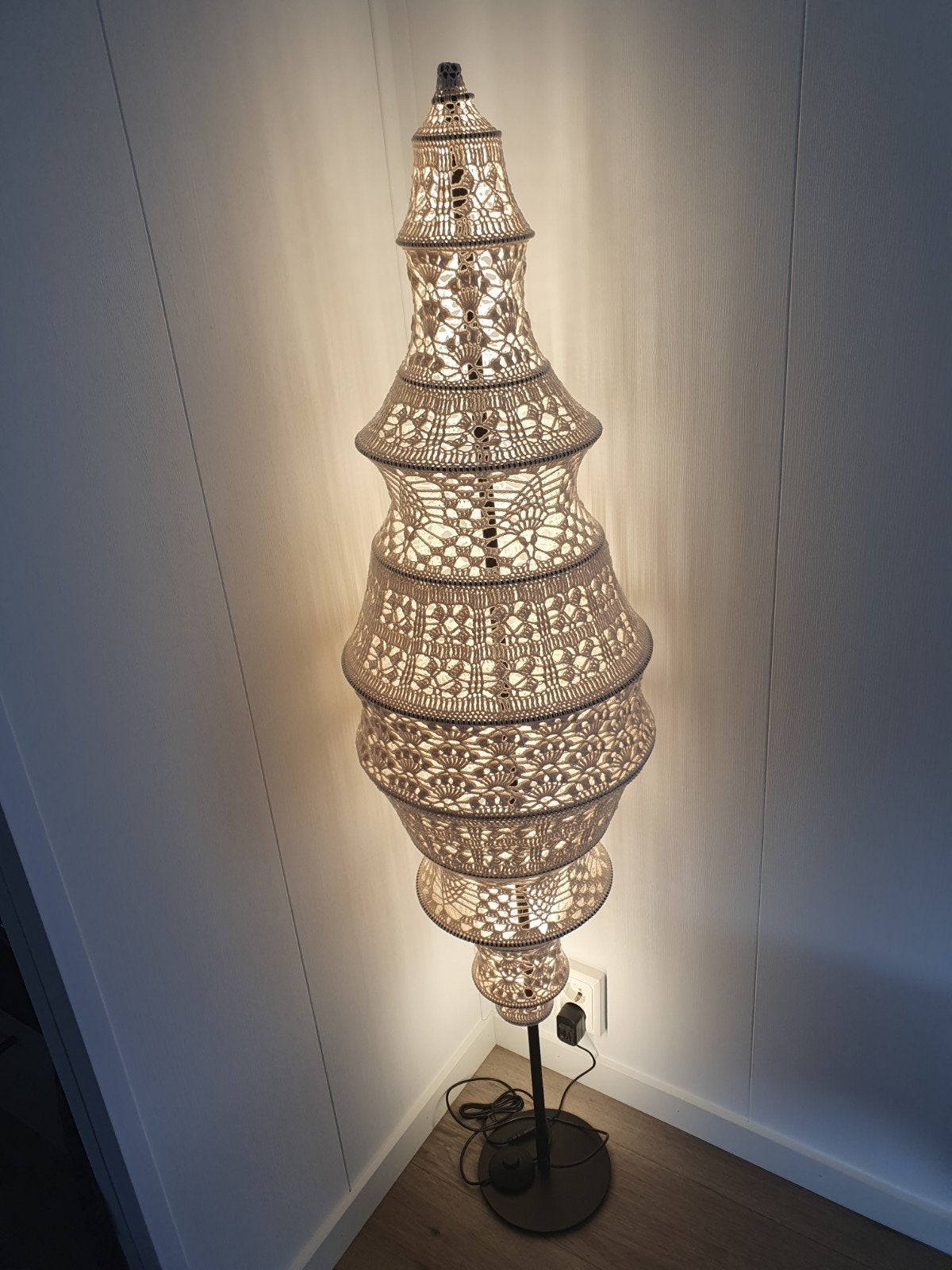 Grote gehaakte staande lamp - Boheemse stijl, Ophalen of Verzenden
