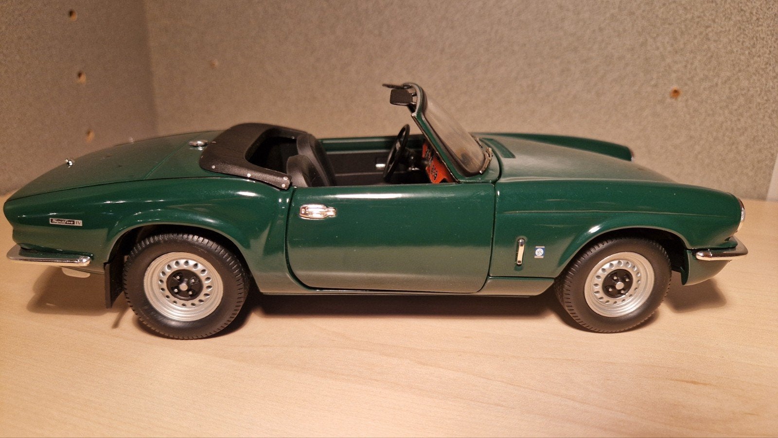 Triumph Spitfire MK IV Schaalmodel - Groen, Hobby en Vrije tijd, Modelauto's | 1:18, Ophalen