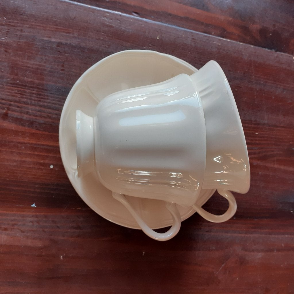 Wedgwood QUEENS PLAIN Ontbijt/Bouillon kop en schotels 11 cm, Huis en Inrichting, Keuken | Servies, Klassiek, Ophalen of Verzenden