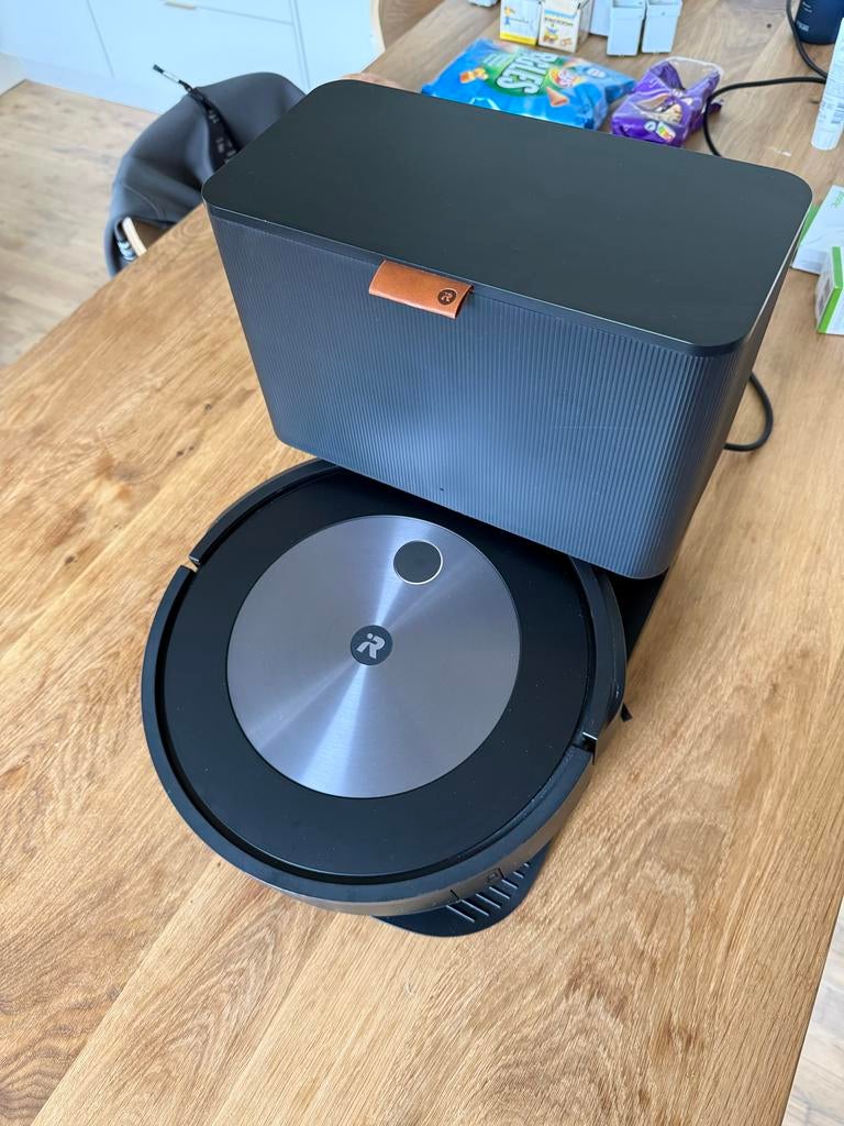 iRobot Roomba J7+ Robotstofzuiger met zelflegende basis, Ophalen, Zo goed als nieuw, Robotstofzuiger, Minder dan 1200 watt