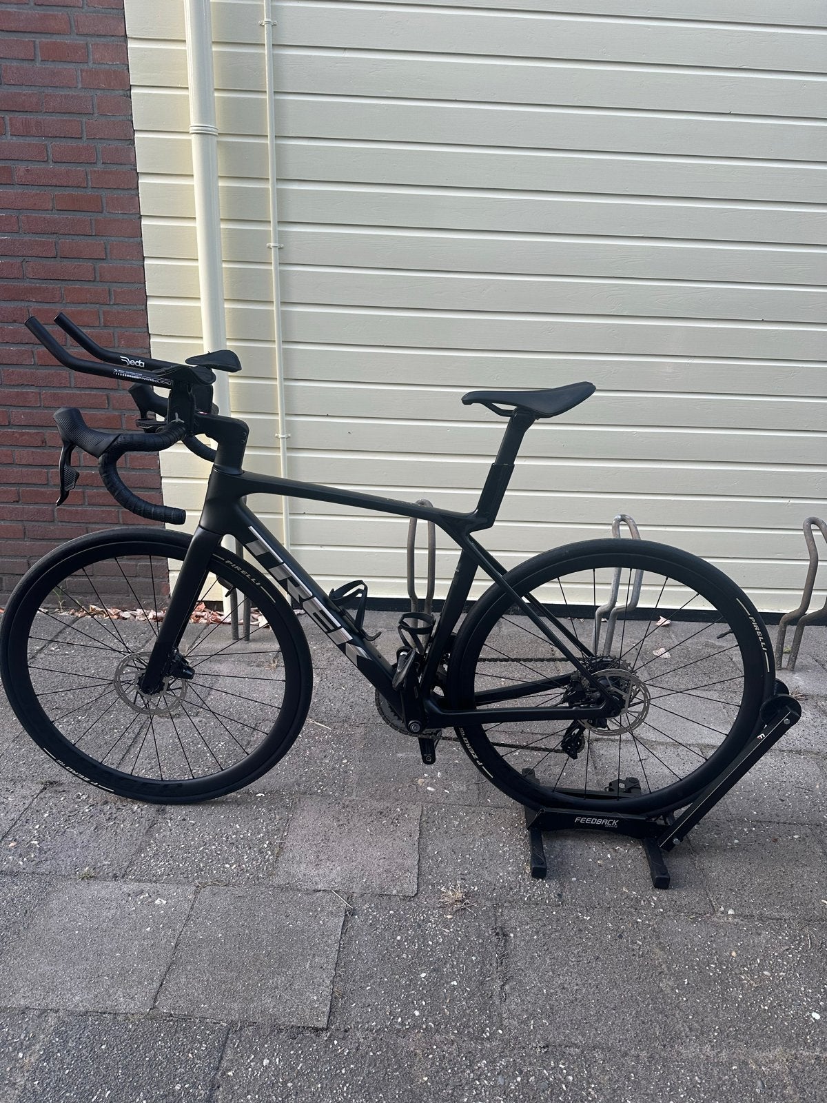 Trek Madone SL 6 AXS Gen 8 - maat M, 28 inch, Carbon, Heren, Zo goed als nieuw